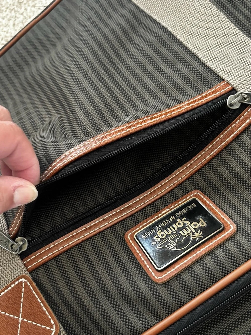 Elegant VTG Ricardo Beverly Hills Carry-on Weekender Travel Bag Gray/Tan